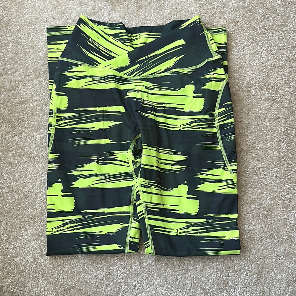 Alphalete Surface Power Legging Volt Canvas Camo